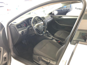 VOLKSWAGEN VENTO 1.4 TSI TRENDLINE  Motor 1.4 Turbo,  Radio multimedia,  Camara de reversa, Mando al volante